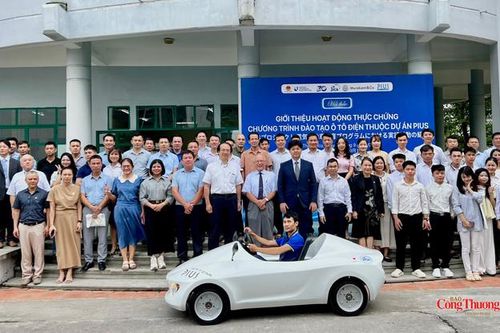 IUH thúc đẩy đào tạo nhân lực ô tô điện với Dự án PIUS tại Việt Nam