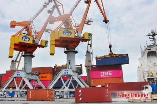 Xuất khẩu 8 tháng tăng mạnh, mở rộng dư địa tăng trưởng cuối năm
