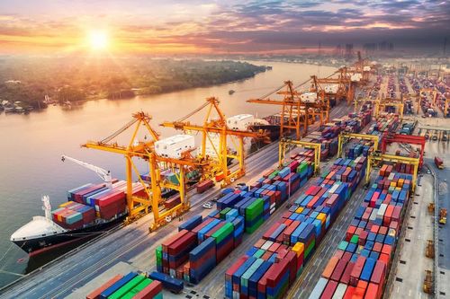 Thương mại hàng hóa toàn cầu tiếp tục đà tăng, bất chấp bất ổn và căng thẳng địa chính trị