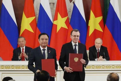 Việt Nam - Nga trao 14 văn kiện hợp tác trên nhiều lĩnh vực
