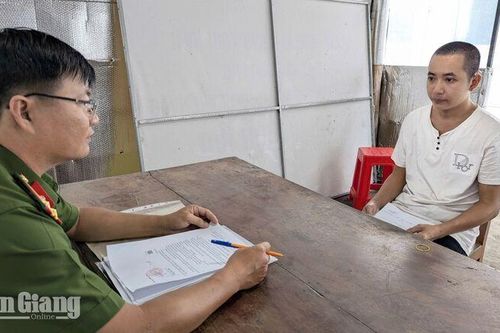 Khởi tố đối tượng xâm hại bé 13 tuổi