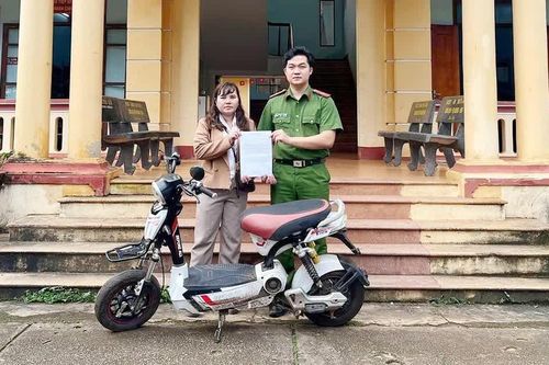 Người dân viết thư cảm ơn Công an xã Mang Yang