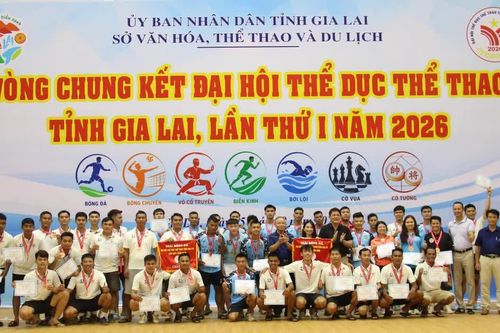 Đội Công an tỉnh và phường Bình Định giành quyền vào chung kết bóng đá nam