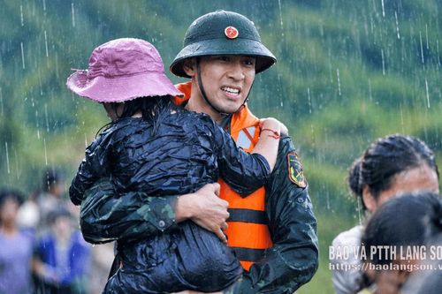 Đoàn Tây Sơn sát cánh cùng dân