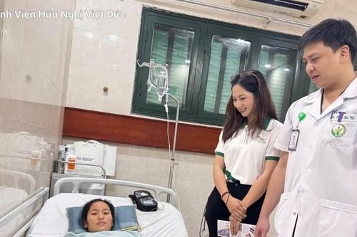 Cô giáo Nghệ An cứu bé trai 2 tuổi khỏi xe tải được hỗ trợ lắp chân giả