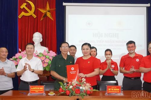 Bàn giao nhiệm vụ liên quan đến công tác nạn nhân chất độc da cam/dioxin