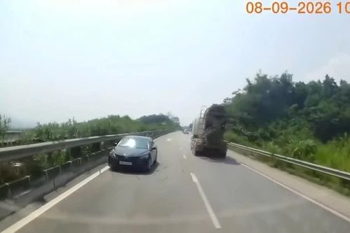 Đi ngược chiều trên cao tốc Nội Bài – Lào Cai, tài xế bị phạt 35 triệu đồng, trừ 10 điểm giấy phép lái xe