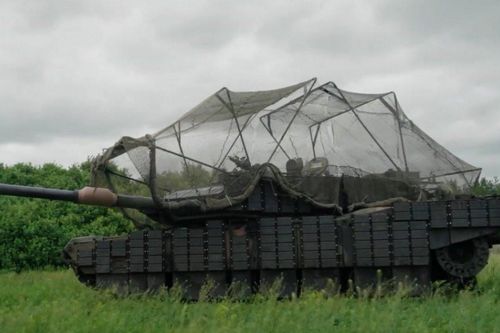 Cải tiến giáp xe tăng M1A1 tại Ukraine, khinh hạm F127 của Đức và hệ thống VAMPIRE của Mỹ