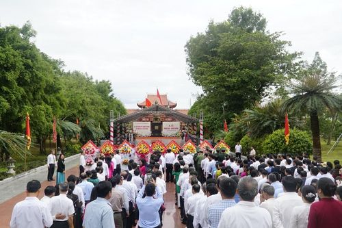 Linh thiêng lễ giỗ Hoàng đế Quang Trung - Nguyễn Huệ lần thứ 234