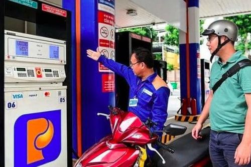 Xăng E10 RON 95 tăng gần 1.000 đồng/lít