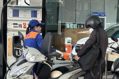 Giá xăng dầu trong nước đồng loạt tăng, E10 vượt 24.000 đồng/lít