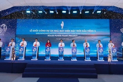 Trinasolar được lựa chọn cung cấp mô-đun cho dự án điện mặt trời nổi Dầu Tiếng 5