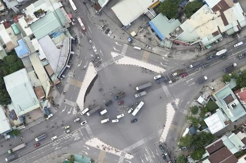 Lắp lại đảo phân luồng tại vòng xoay 'tử thần' ở Đồng Nai