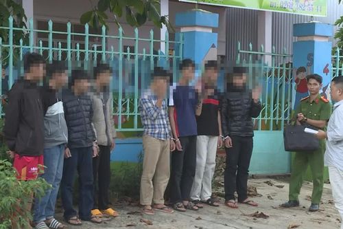 Làm quen trên mạng rồi rủ nhau đột nhập vào xe ô tô để trộm tài sản