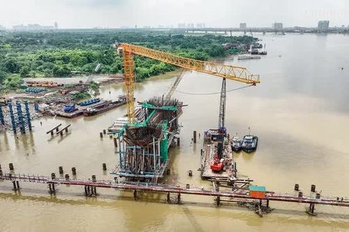 Hà Nội đẩy nhanh giải phóng mặt bằng, tháo gỡ vướng mắc các dự án hạ tầng trọng điểm