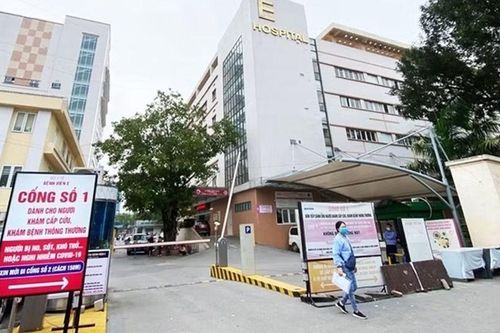 Bộ Y tế yêu cầu Bệnh viện E khẩn trương xác minh phản ánh 'muốn nhanh phải kẹp tiền vào sổ' khi xạ trị