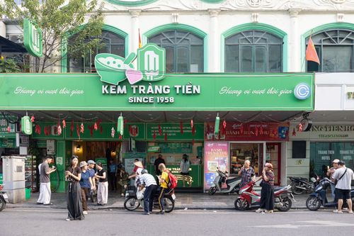 Ai là chủ của kem Tràng Tiền?