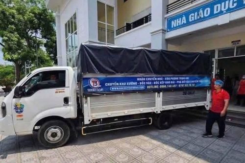 Hai ngày cơm đến muộn, xe chở cơm còn bụi: Nhà cung cấp bị chấm dứt hợp đồng