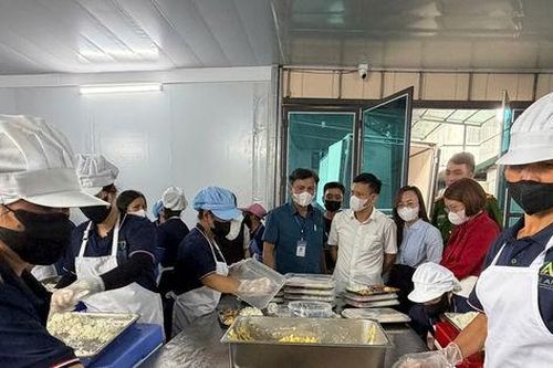 Xã Ứng Thiên kiểm tra các bếp ăn bán trú cho học sinh