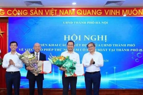 Trao quyết định sandbox xe tự hành và đất hiếm cho hai doanh nghiệp