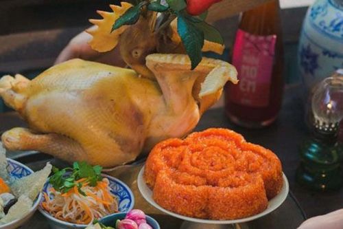 Đừng đặt sai kẻo mất lộc! Gà cúng nên quay ra hay vào và có được thắp hương gà mái?