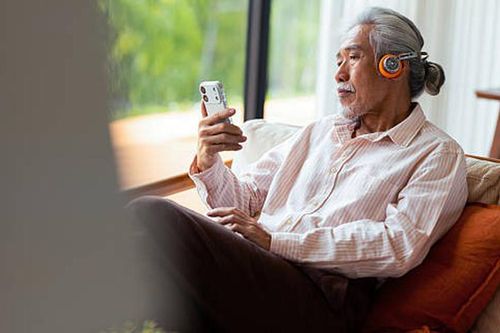 Về già mới thấm: Càng tránh xa 2 kiểu người này, cuộc sống càng bình an