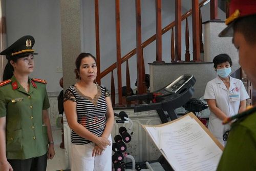 Người phụ nữ ở Huế cho vay tiền lãi suất cao bị khởi tố