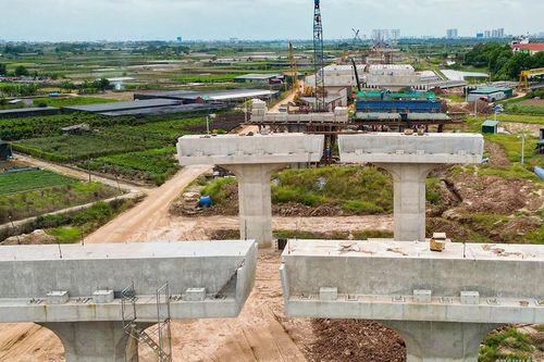 Những nhịp cầu Ngọc Hồi từng bước vươn qua sông Hồng