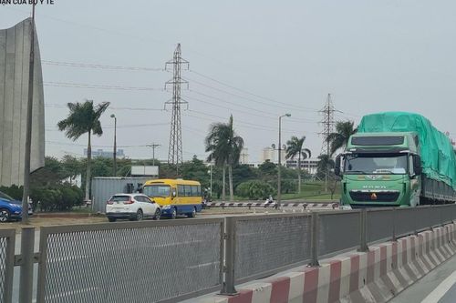 Loại xe nào bị cấm qua cầu Thăng Long từ 15/9?