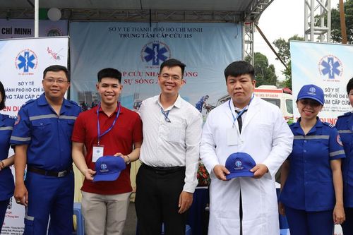 94 cơ sở y tế tung 'deal hời' hút bác sĩ trẻ