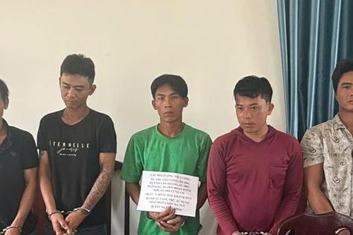TPHCM: Bắt 5 thuyền viên do tàng trữ, tổ chức sử dụng chất ma túy