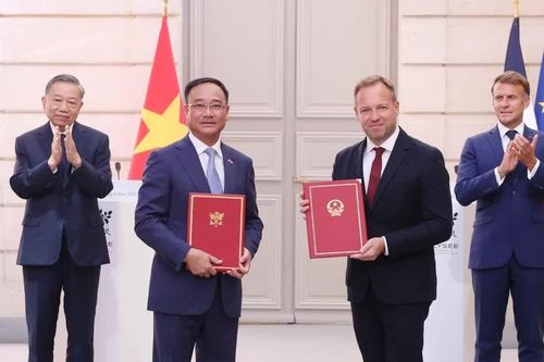 Tổng Bí thư, Chủ tịch nước Tô Lâm chứng kiến Lễ trao các văn kiện hợp tác giữa Việt Nam-Pháp