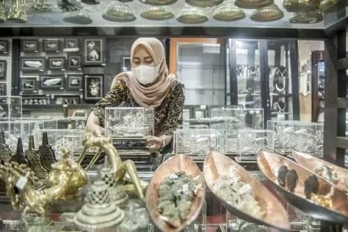 Sáng 11/9, giá bạc thế giới giảm mạnh