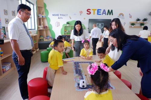 Khánh thành, đưa vào vận hành phòng thực hành STEM tại Trường Mầm non Vu Gia