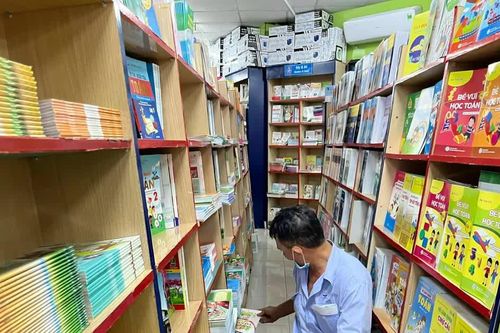 Thiếu SGK, TPHCM linh hoạt hỗ trợ học sinh học tập