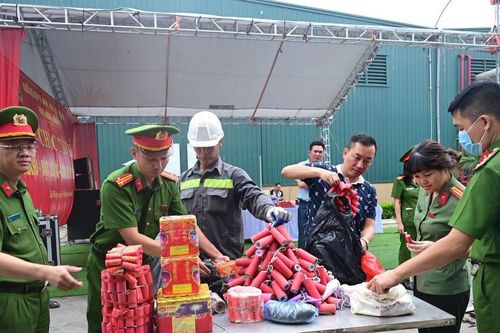 Công an Hải Phòng tiêu hủy hơn 1.700 khẩu súng và hàng nghìn vũ khí, vật liệu nổ