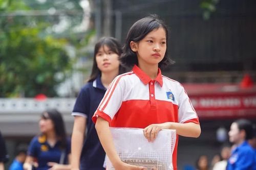 Bỏ thi tuyển sinh lớp 10: Đừng để áp lực đổi tên