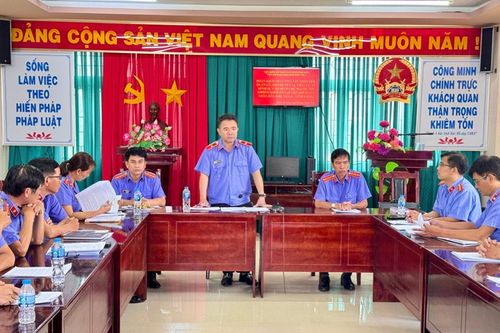 VKSND tỉnh Vĩnh Long kiểm tra công tác tại VKSND khu vực 6