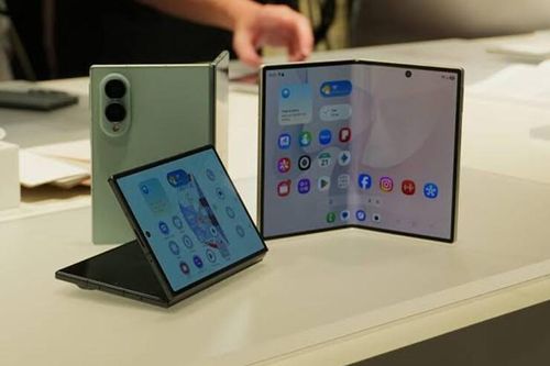 Samsung khoe chiến thắng lớn với Galaxy Z Fold8 nhằm 'nắn gân' iPhone Duo