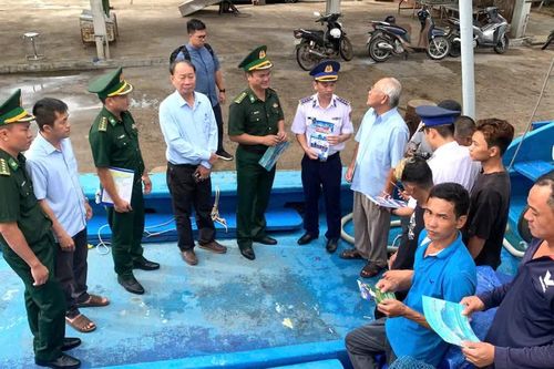 Tuyên truyền pháp luật, nâng cao ý thức chống khai thác IUU cho ngư dân Tam Quan