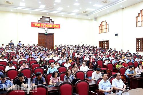 Tập huấn triển khai thủ tục hành chính của Đảng trên môi trường điện tử
