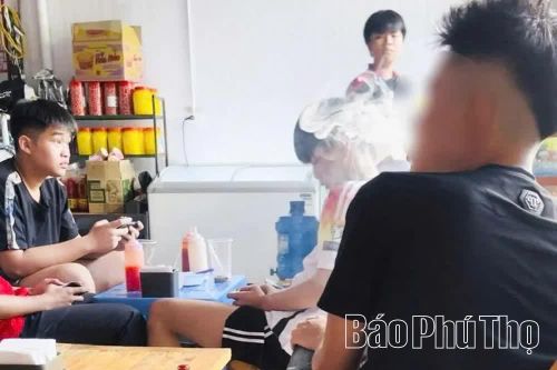Cấm hút thuốc nơi công cộng - việc khó nhưng cần kiên quyết thực hiện