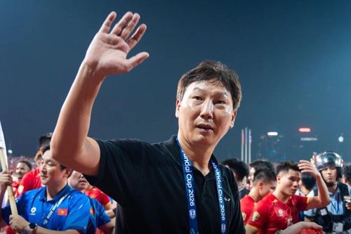 Bố HLV Kim Sang-sik qua đời