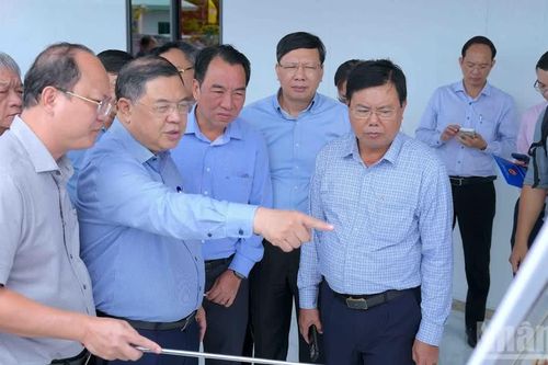 Phó Thủ tướng Thường trực Phạm Gia Túc kiểm tra một số công trường giao thông trọng điểm