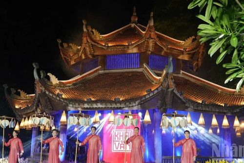 Tôn vinh đạo học Việt Nam