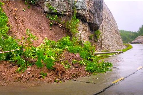 Mưa lớn gây ngập ở một số địa phương