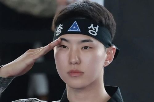 Hoshi SEVENTEEN bị đứt hoàn toàn dây chằng chéo trước