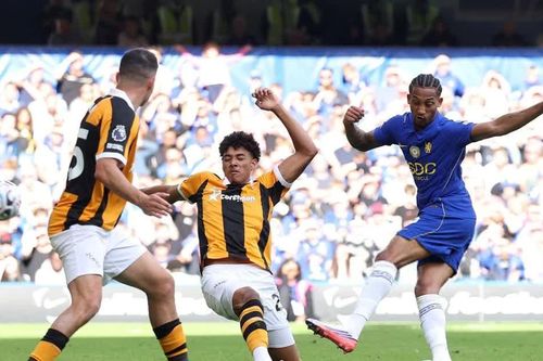 Chelsea suýt thua sốc trước đội bóng tân binh của Ngoại hạng Anh