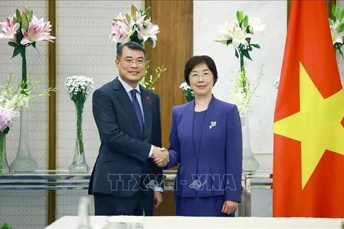 Thủ tướng Lê Minh Hưng tiếp Chủ tịch Ngân hàng Đầu tư Cơ sở hạ tầng Châu Á