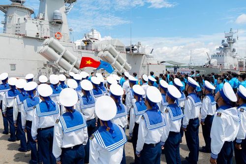 Lữ đoàn 167 lan tỏa tình yêu biển, đảo đến tuổi trẻ địa phương